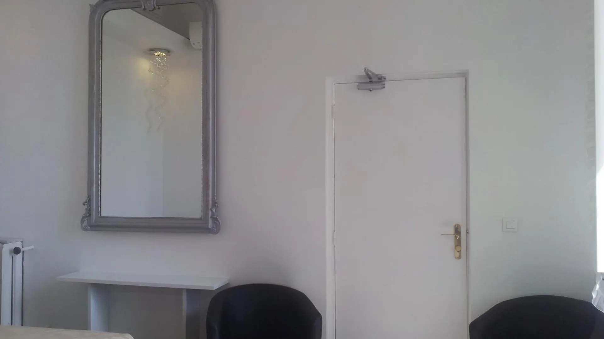 **  Hotel Cresp Nice Fransa